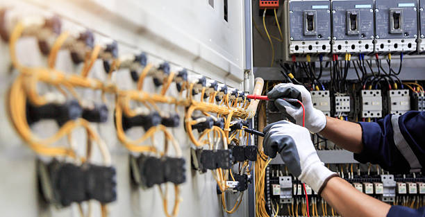 Professional Electrician technician working in Start, LA